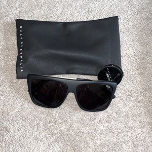 Desk perks x Quay sunglasses